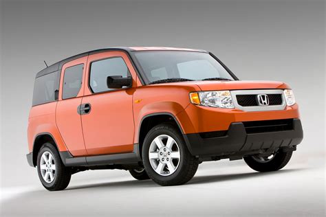 The Element&x27;s dash-mount stick shift may put out pistonhead noses, but it proves more entertaining than looks, location or rubbery feel would indicate. . Honda element reviews